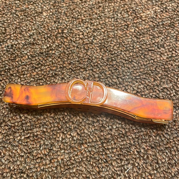 CHRISTIAN DIOR Tortoise Hair Clip - Picture 4 of 16